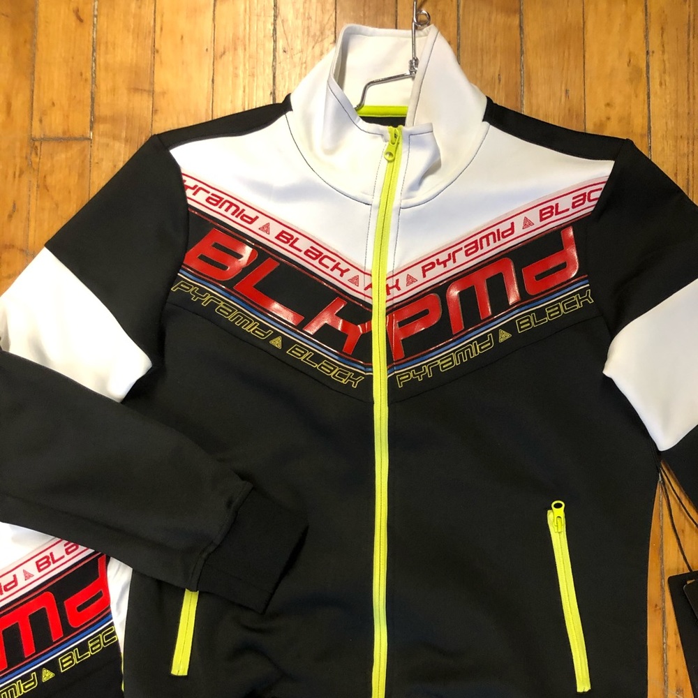 Black Pyramid outfit in Black